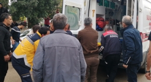 Adana'da otomobilin çarptığı iki öğrenciden biri öldü