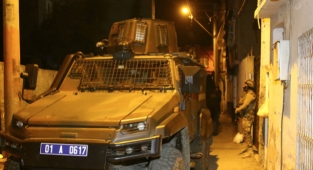 Adana’da uyuşturucu satıcılarına yönelik operasyon