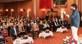Kocaispir’den şiir sürprizi