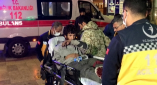Otogarda bıçakla yaralanan kişi hastaneye kaldırıldı