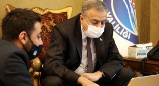 VALİ'DEN A.A FOTOĞRAF YARIŞMASI OYLAMASI