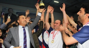Adana Çocuk Evleri Sitesi şampiyon