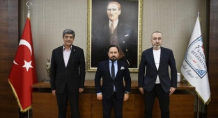 Kalbin merkezinde Uludağ var