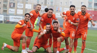 Kaplan 3 puanı 3 golle aldı
