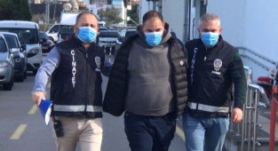 Karı koca ve oğullarını silahla yaralayan klima tamircisi tutuklandı