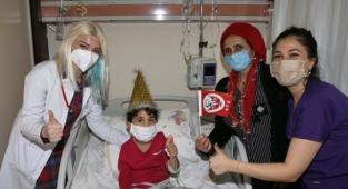 Kovid-19'a tedavisi gören 6 yaşındaki Behram sağlığına kavuştu