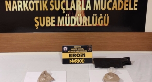 Operasyonda 240 gram eroin bulundu 2 zanlı tutuklandı