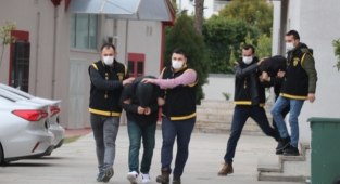 Otomobilden 87 bin liranın çalınması güvenlik kamerasında