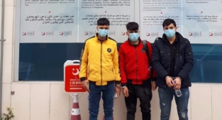 Sahte pasaportlu 3 yabancı uyruklu yakalandı