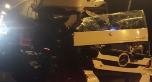 Zincirleme trafik kazasında 14 kişi yaralandı