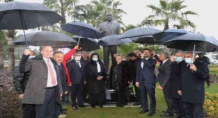 Adana OSB'de Hacı Sabancı'nın büstü açıldı