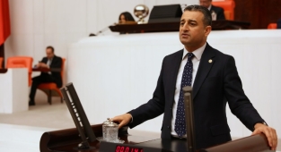 Derhal istifa etmeli!