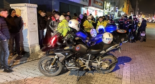 Kaçan sürücünün çarptığı 2 polis yaralandı