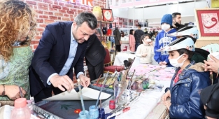 Kocaispir fuarda ebru yaptı