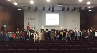 Konusunda uzman isimler öğrencilerle buluşuyor