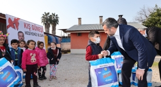 Yüreğirli çocuklara ‘kış güneşi’ hediyesi