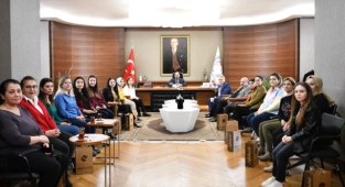 Bilal Uludağ'dan kadın çalışanlarına jest