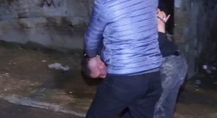 Polis aracına silahlı saldırı