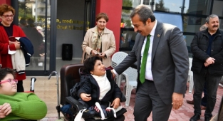 Soner Çetin özel çocuklarla buluştu