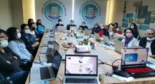 Yetişkinlere teknoloji destekli eğitim