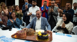 Akay’a doğum günü sürprizi