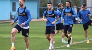 Demirspor Altay’a bileniyor