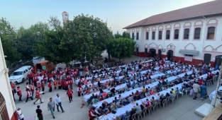 Kızılay sofrasını bu kez yetimler için açtı