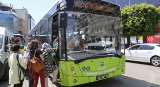 Otobüs ve metro ücretsiz, mezarlıklar ziyarete hazır