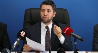 Şark kurnazı şov yapıyor