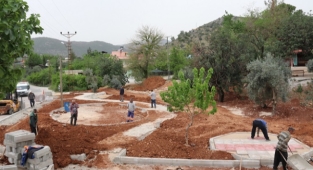 Varsaklar Mahallesi’ne park hizmeti