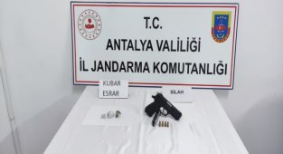 Yol kontrolünde uyuşturucu ve silah ele geçirildi