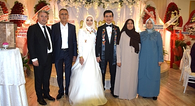 Ahsen ile Hanifi dünya evine girdi