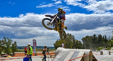 Enduro Karaisalı yarışları nefes kesti