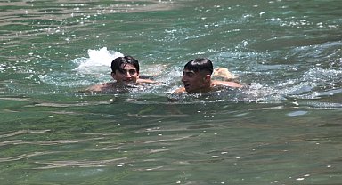 Adana ve Osmaniye'de sıcak hava bunaltıyor