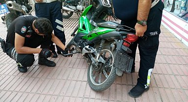 Adana'da taşla polisi yaralayan sürücü yakalandı
