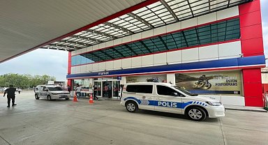 Akaryakıt istasyonu çalışanlarını gasb ettiler