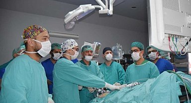 Balcalı Hastanesi'nde cerrahi kurs düzenlendi