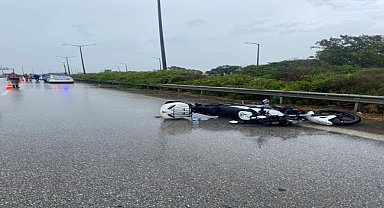 Bariyere çarpan motosikletteki 1 kişi öldü, 1 kişi yaralandı
