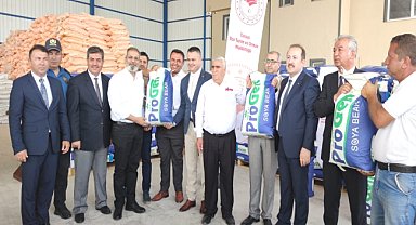 Çiftçilere soya tohumu dağıtıldı
