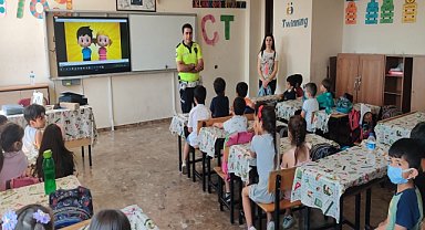 Polisten öğrencilere trafik eğitimi