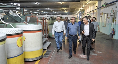 Vali Elban’dan fabrika ziyareti