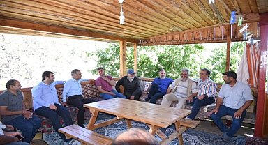 Dağlı, Kozan'da ziyaretlerde bulundu