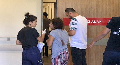 Evlerinde bıçaklı ve silahlı saldırıya uğrayan çift yaralandı