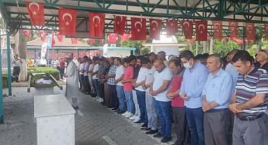 Hareket halindeki minibüsten düşen kadın öldü