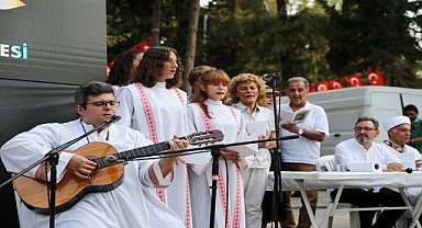 Müslüman ve Hristiyan din adamları birlikte dua etti