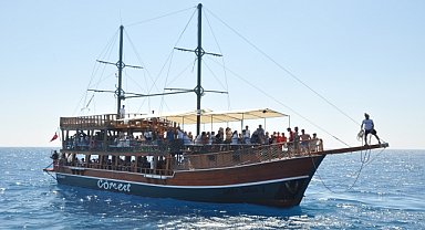 Şehit aileleri, gazi ve polisler için tekne turu