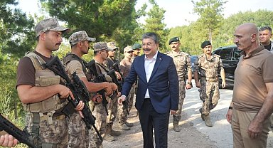 Vali Yılmaz, özel harekatçılarla bayramlaştı