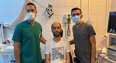 Genzinden 4,5 santimetrelik kitle çıkarıldı