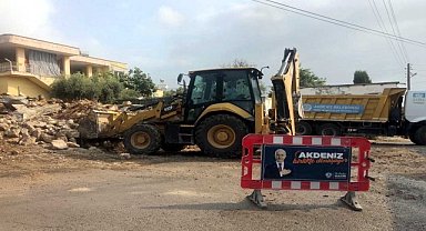 Metruk binaların yıkımı sürüyor