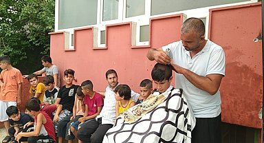 Yaz Kur'an kursu öğrencileri ücretsiz tıraş edildi